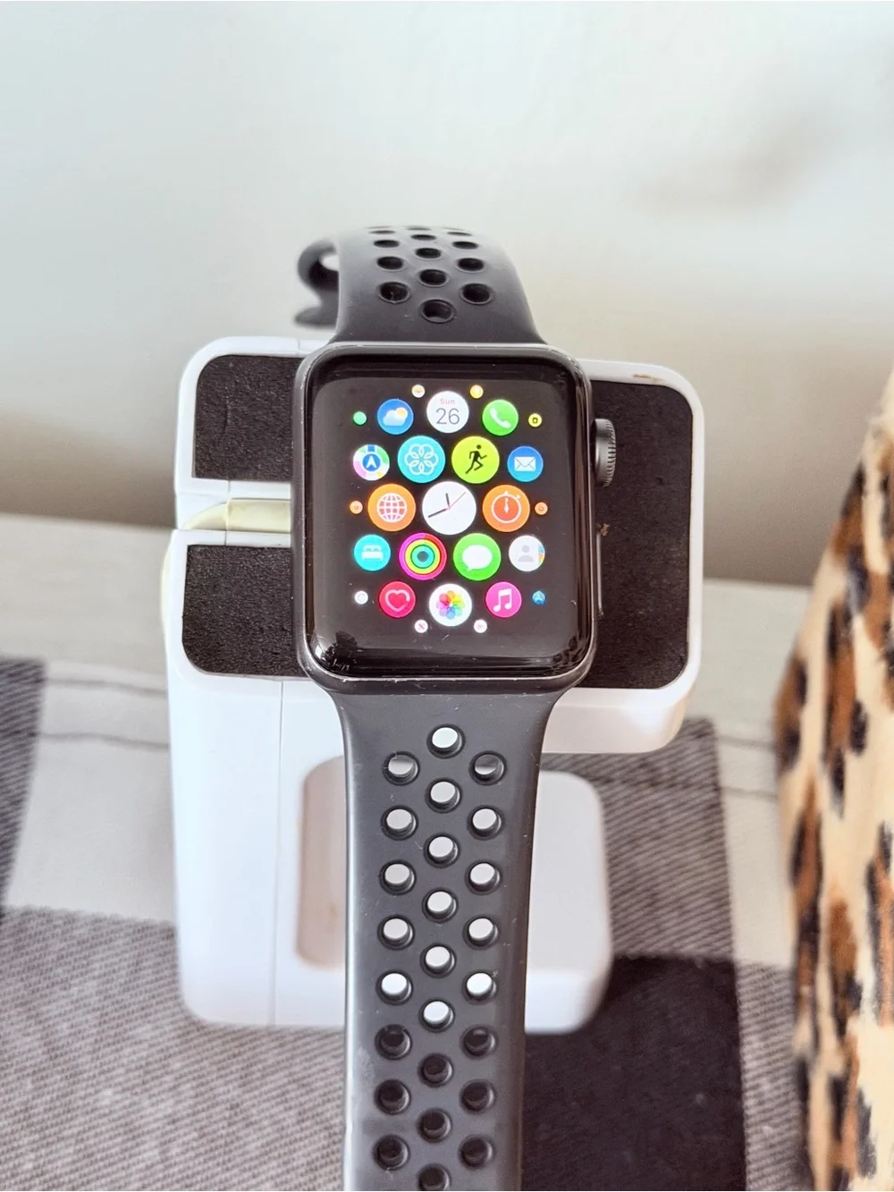 Apple Watch Series 3 GPS & Cellular - 38mm - Sport Band - Aluminum Case